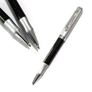 Stylo promotionnel exécutif NM-145 en métal lourd avec logo, design carbone noir 1,0 mm pour affaires et cadeaux - Product Image 3