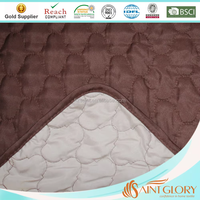 Housse de canapé matelassée réversible sur mesure en gros de Chine, protection de meubles, sangle élastique, résistante à l'eau, lavable à 100%