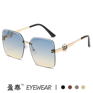 <b>Square</b> Sunglasses Metal <b>Frame</b> UV400 Women Fashionable Street Style - Product Image 2