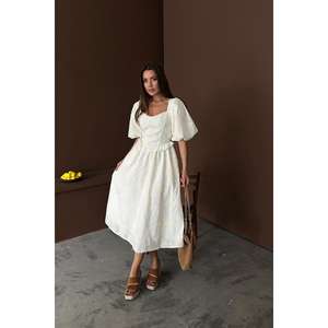 Robe brodée à manches ballon blanc cassé, taille naturelle, col carré, coupe trapèze, tissée, pour usage quotidien décontracté, vente en gros - Product Image 6