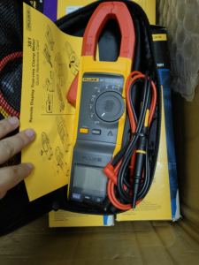 Multímetro de Garra Fluke 381 True-RMS com Medição de Temperatura e Frequência - Product Image 1