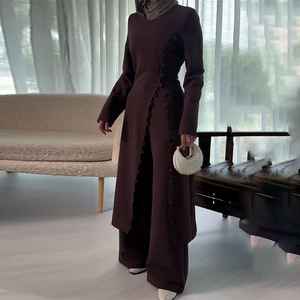 Ensemble 2 pièces élégant pour femme musulmane, tunique longue et pantalon ample, vêtements islamiques modestes, coupe classique avec boutons, collection 2026 – Grande vente - Product Image 1