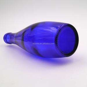 Bouteille en verre à boire doux d'eau minérale bleu cobalt 330ml avec bouchon à vis personnalisé Materia Prima Botellas De Vidrio De Color - Product Image 4
