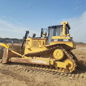 Bulldozer sur chenilles d'occasion CAT D8R du Japon, capacité de nivellement de 4 m, moteur de 271 W inclus - Product Image 1