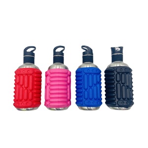 Bouteille d'eau sport colorée en acier inoxydable FLOWA, personnalisable, pour la gym, le fitness, le massage musculaire, le yoga, le roller en mousse - Product Image 5