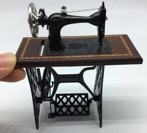 จักรเย็บผ้าโบราณบ้านตุ๊กตาอุปกรณ์จิ๋วเฟอร์นิเจอร์1:12 - Product Image 4