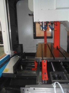 Vmc640 VMC <span class=keywords><strong>centro</strong></span> macchina 3 assi CNC verticale lavorazione fresatura metallo GSK CNC Controller - Product Image 5