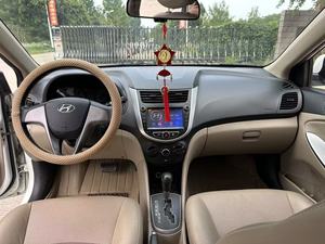 <span class=keywords><strong>Hyundai</strong></span> Verna 1.4L de Beijing al Mejor Precio 2014-2017 con Volante a la Izquierda, Caja de Cambios Automática, Asientos de Cuero y Cámara Trasera - Product Image 4