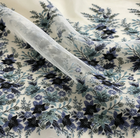 Tela de Malla Floral 3D Azul de Lujo con Cuentas y Adornos Multicolores en Stock, Envío Rápido en 3 Días para Vestido de Noche o de Novia