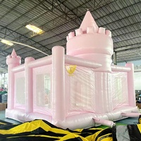 Parc de trampolines gonflables commerciaux pour enfants avec château gonflable et parcours d'obstacles pour des aventures amusantes