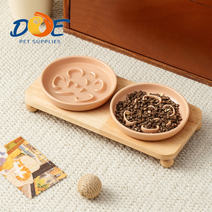 Ciotola Rialzata in Ceramica per Cani e Gatti con Logo Personalizzato, Vendita all'Ingrosso Doe Pet - Product Image 1