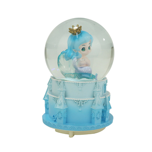 Resina personalizzata realizzata In kawaii carina <span class=keywords><strong>sirena</strong></span> di <span class=keywords><strong>mare</strong></span> In cristallo di carillon a palla di neve - Product Image 5