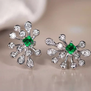 Orecchini a Perno con Design Geometrico, Eleganti Gioielli di Lusso per Donna, Ideali per Feste e Uso Quotidiano, Regalo Chic - Product Image 1