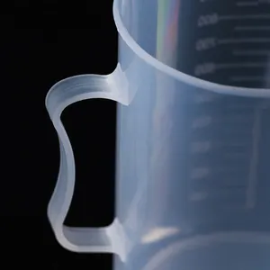 キッチンベーキング透明目盛り付きプラスチック計量ビーカーカップPPプラスチック測定水差し