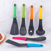 Ensemble d'ustensiles de cuisine en nylon colorés 7 pièces avec support en plastique, spatule, spatule à retourner
