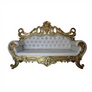 Sillón de Madera de Teca Tallada, Estilo Indio Asiático Moderno, para Escenario de Bodas, en Venta - Product Image 1