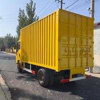 Vente chaude Sinotruk Howo 10ton 6 Wheeler 4x2 Light Van Cargo Truck