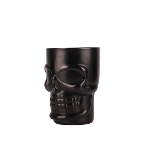 Vaso de cristal de color negro con forma de calavera inusuales - Product Image 2