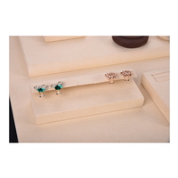 Ensemble de présentoirs à bijoux en gros – Présentoirs ajustables pour bagues, boucles d'oreilles et colliers pour vitrine de boutique