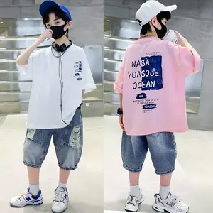 Moda Casual Boy 2 uds conjunto gota hombro diseño letra impresa camiseta pantalones cortos de mezclilla de alta calidad al por mayor ropa para niños