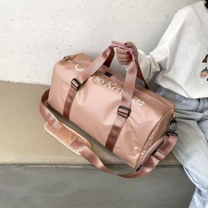 Bolsa de Gimnasio de Gran Capacidad, Impermeable, para Deportes, Viajes y Fin de Semana, con Correa de Hombro Ajustable - Product Image 4