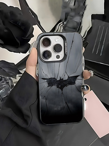 เคสโทรศัพท์ <span class=keywords><strong>iPhone</strong></span> 16 15 14 Pro Max แบบกระจกแตกสไตล์เท่ๆ <span class=keywords><strong>ราคา</strong></span>โรงงาน พร้อมหน้าต่างกล้องขนาดใหญ่ ป้องกันกล้องได้ดี ดีไซน์มินิมอลสีดำ - Product Image 5