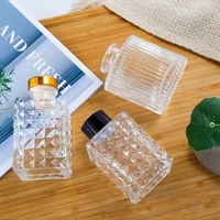 Mini bouteilles en verre d'aromathérapie de luxe Diffuseur de parfum roseau multi-formes personnalisable avec bouchon à vis Bouteille en verre vide