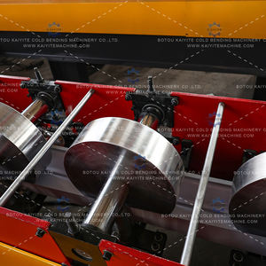 Machine <span class=keywords><strong>de</strong></span> formage <span class=keywords><strong>de</strong></span> gouttières en acier - Équipement <span class=keywords><strong>de</strong></span> formage <span class=keywords><strong>de</strong></span> gouttières sans soudure pour toitures résidentielles et commerciales - Product Image 5