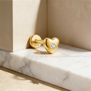 Aretes de Plata de Ley 925 con Baño de Oro de 18K y Circonitas en Forma de C, Joyería para Mujer - Product Image 4