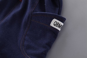 Ventes en gros de t-shirts en coton uni pour enfants, à motifs de dessins animés, et de pantalons à carreaux foncés pour garçons, fabriqués en Chine - Product Image 5