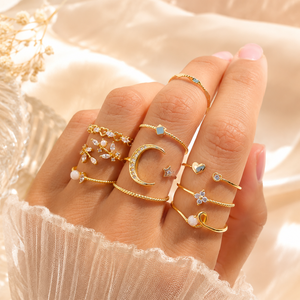 Set di 10 Anelli Impilabili da Donna con Charm a Forma di Luna, Stella, Foglia e Cuore, Gioielli alla Moda - Product Image 1