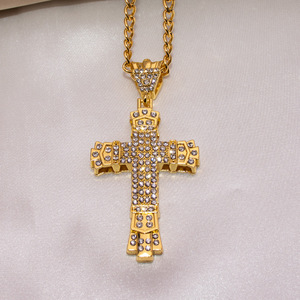 Collier pendentif croix en alliage de zinc or et argent, serti pavé, design ajouré, pour homme, bijou cadeau - Product Image 3