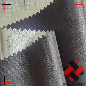 Không Thấm Nước 200D <span class=keywords><strong>Polyester</strong></span> Ripstop Blackout Và Chịu Nhiệt Phản Xạ Bạc Tent Vải - Product Image 4