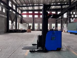 Çift makas ulaşmak kamyon 1600kg elektrikli istifleyici 3m 4M 5M 6M 10M kaldırma yüksekliği depo lojistik için istifleyici üzerinde standı - Product Image 3