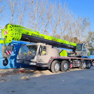 Grue de chantier d'occasion Zoomlion ZTC700H 70T à vendre – Levage efficace, pièces fiables pour la construction lourde - Product Image 1