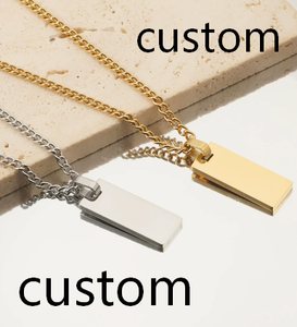 Pendentif cube vertical 3D personnalisable en or, argent ou acier inoxydable avec texte gravé sur mesure, collier chaîne <span class=keywords><strong>gourmette</strong></span> - Product Image 1