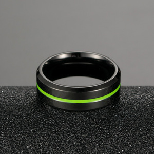 Anillo de tungsteno negro para hombre con incrustaciones fluorescentes verdes, diseño geométrico, para regalo de joyería de moda. - Product Image 3