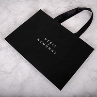 Boutique Shopping Sac à main Impression personnalisée Logo T-shirt Chaussures Vêtements Sac d'emballage en papier doux au toucher