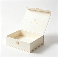 Boîte cadeau en papier rigide magnétique de luxe personnalisée, boîte d'emballage en carton blanc pour cosmétiques, mariage, cadeau d'entreprise, logo personnalisé OEM
