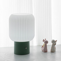 Lampe de table moderne tactile USB rechargeable sans fil blanc chaud LED E26 ampoule fer décoratif PC plastique pour salon salle de lecture
