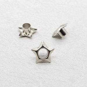 Colore personalizzato appendere il sacchetto di carta del cappello di pelle della scarpa bandiera decorativa di forma rotonda in metallo ottone ferro occhiello a forma di stella - Product Image 6