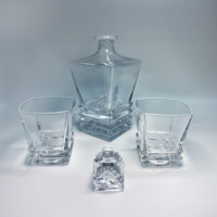 Ensemble de carafes à whisky carrées de style classique en verre cristal, lavables au lave-vaisselle, avec boîte en bois, pour usage en restaurant et cadeaux d'affaires