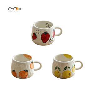 Taza <span class=keywords><strong>de</strong></span> Cerámica Coreana <span class=keywords><strong>de</strong></span> Estilo Lindo, Hecha a Mano, con Forma Irregular, Pintada a Mano con Patrón <span class=keywords><strong>de</strong></span> Frutas como Fresas, Naranjas y Peras, para el Hogar, la Oficina o como Regalo - Product Image 2