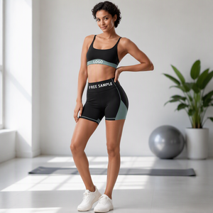 Ensemble de yoga 2 pièces pour femme, noir et vert sauge, avec soutien-gorge de sport contrastant à bande et mini-short taille haute à taille élastique - Product Image 5