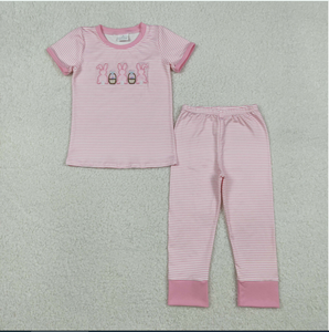 Conjunto de Pijamas para Niñas Adolescentes GSPO2117 con Bordado de Conejito y Rayas Rosas, Estampado de Conejito de Pascua - Product Image 1