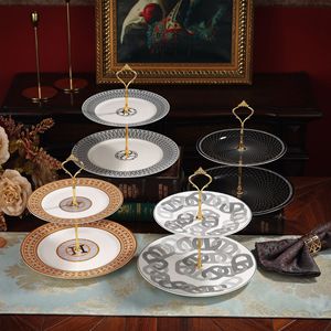 จานขนมหวานสไตล์ยุโรปสุดหรู จานผลไม้สไตล์อังกฤษระดับไฮเอนด์ ชั้นวางเค้กดีไซน์สร้างสรรค์ สำหรับห้องนั่งเล่น ใส่ขนมหวานและผลไม้อบแห้ง - Product Image 2