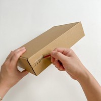 Boîte d'expédition en carton ondulé avec logo personnalisé en relief, doublure en mousse, bande adhésive à fermeture éclair, matériaux recyclés, certifiée ISO9001