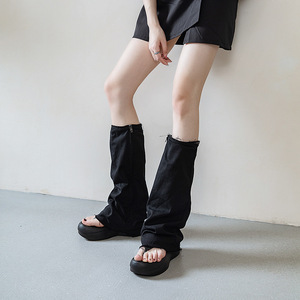 2026 Bottes-sandales montantes pour femme en denim à plateforme, à bout ouvert et entre-doigts, style sombre et design de niche - Product Image 1