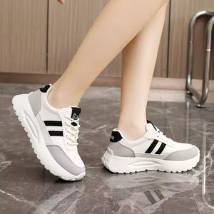 รองเท้าสเก็ตบอร์ดระบายอากาศได้ดีสไตล์วินเทจของผู้หญิง2025ฤดูใบไม้ร่วงแบบผูกเชือกเพิ่มความสูงดีไซน์กีฬาลำลองอเนกประสงค์สีขาวตัวเล็กๆ - Product Image 3