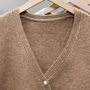 Vente en gros Automne Décontracté Débardeur tricoté Col en V Vêtements pour femmes Top Chandails Solide <span class=keywords><strong>Sans</strong></span> manches Femmes Chandail Gilet Cardigan - Product Image 3